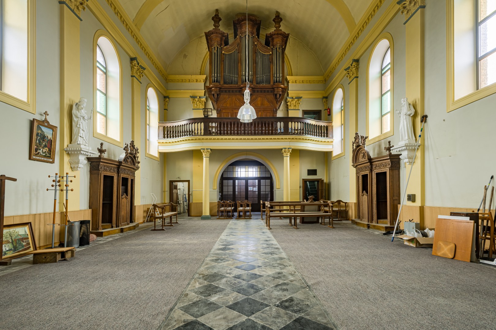 Kerk met orgel