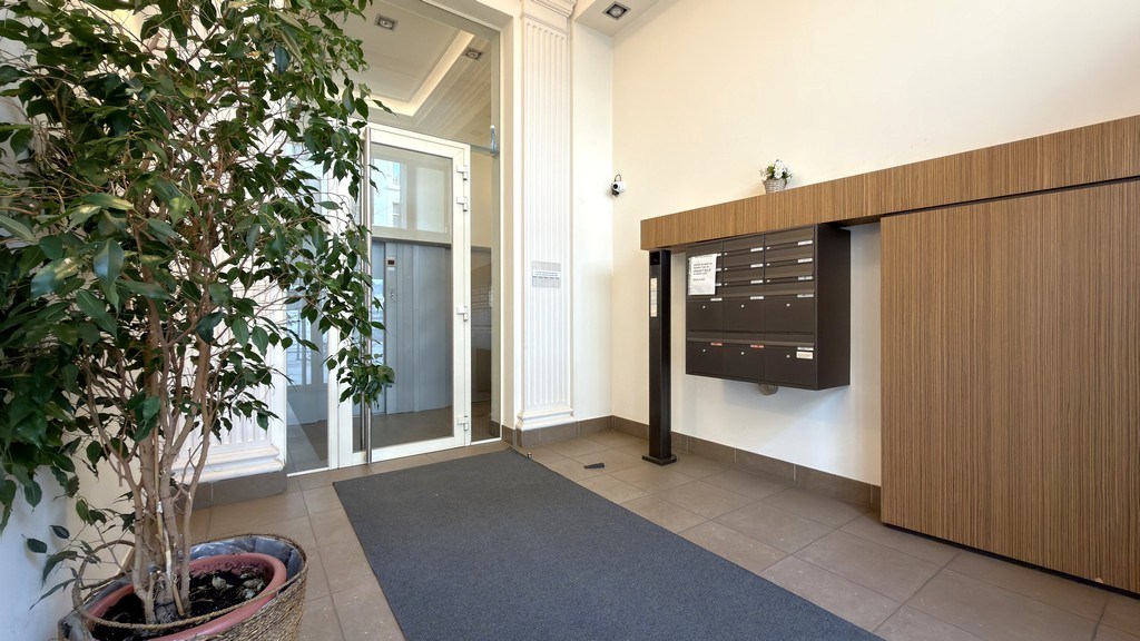 Ingedeelde kantoren te huur nabij station Antwerpen-Centraal