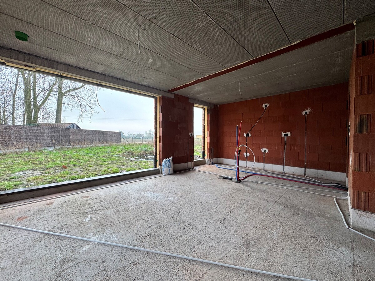 Nieuwbouwwoning met 4 slaapkamers en tuin te Koekelare 