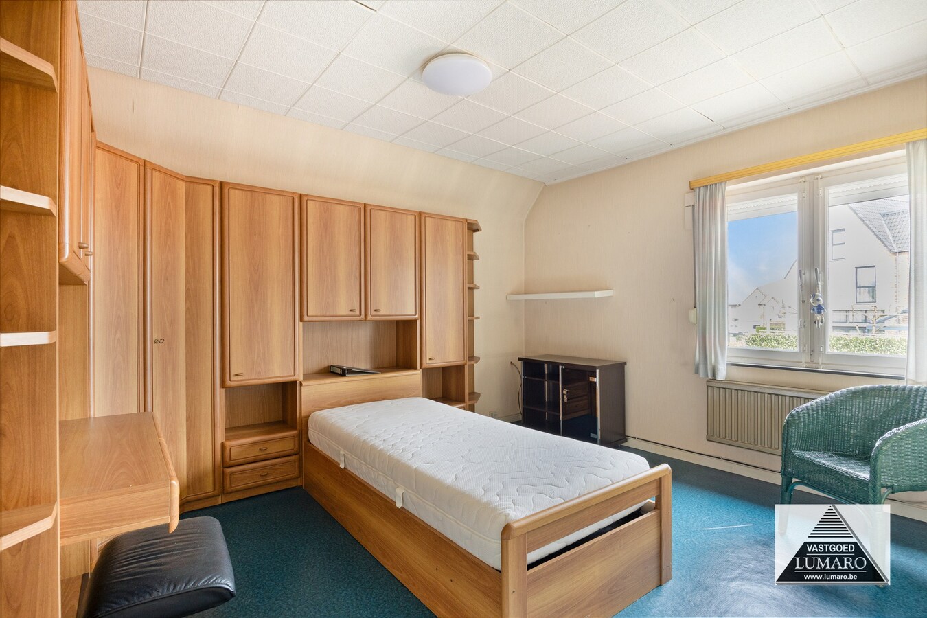 Te renoveren vrijstaande woning met 4 slaapkamers, tuin. 