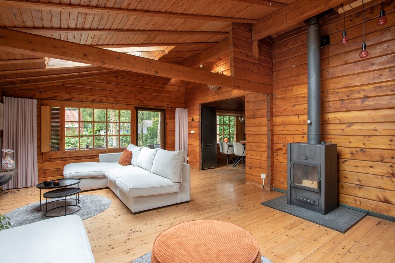 Uniek karakteristiek chalet in Bosrijke omgeving. 