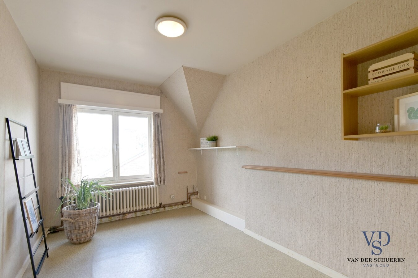 Ruim landhuis met tal van mogelijkheden. 