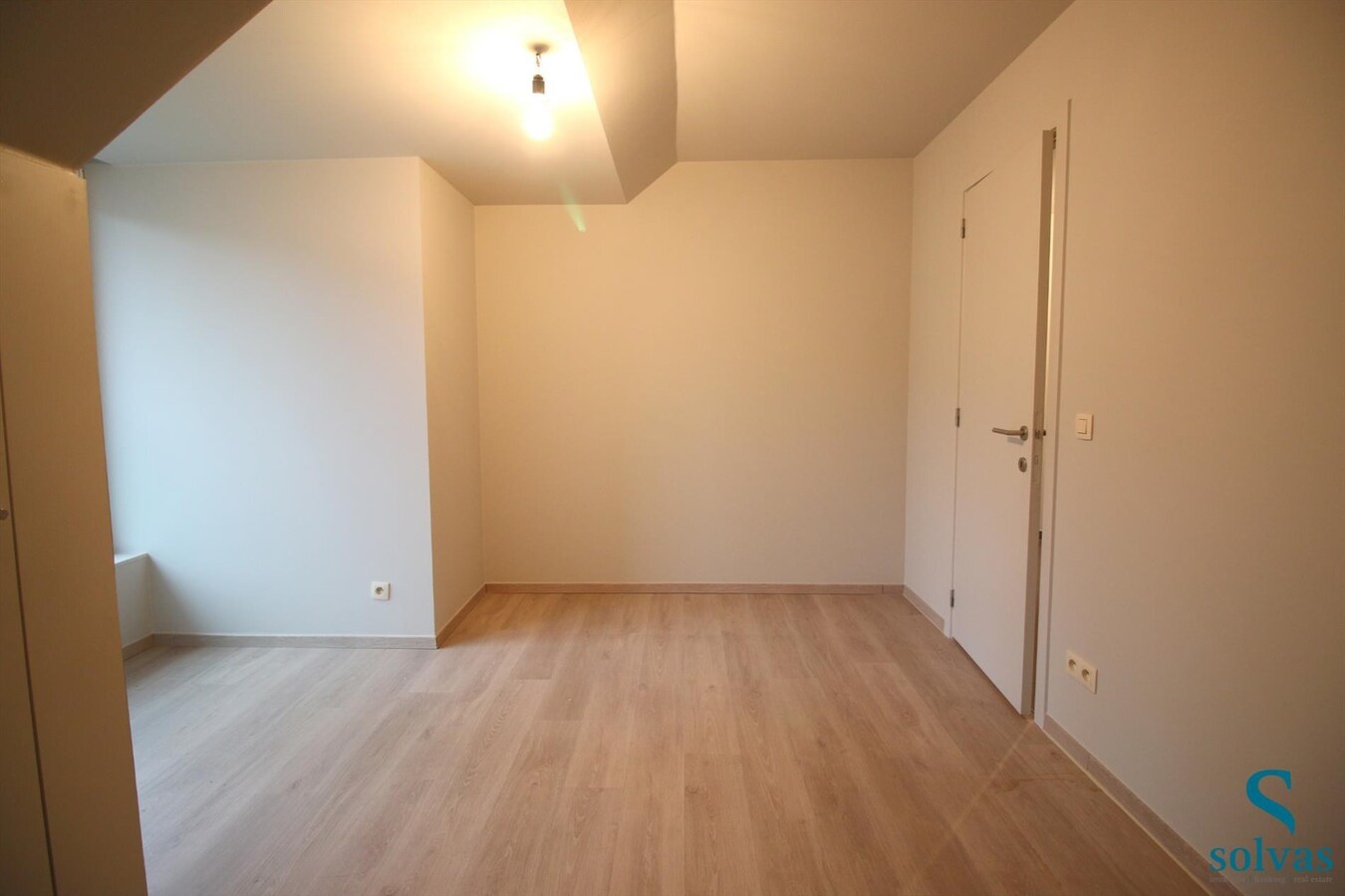 Appartement met 2 garageboxen 