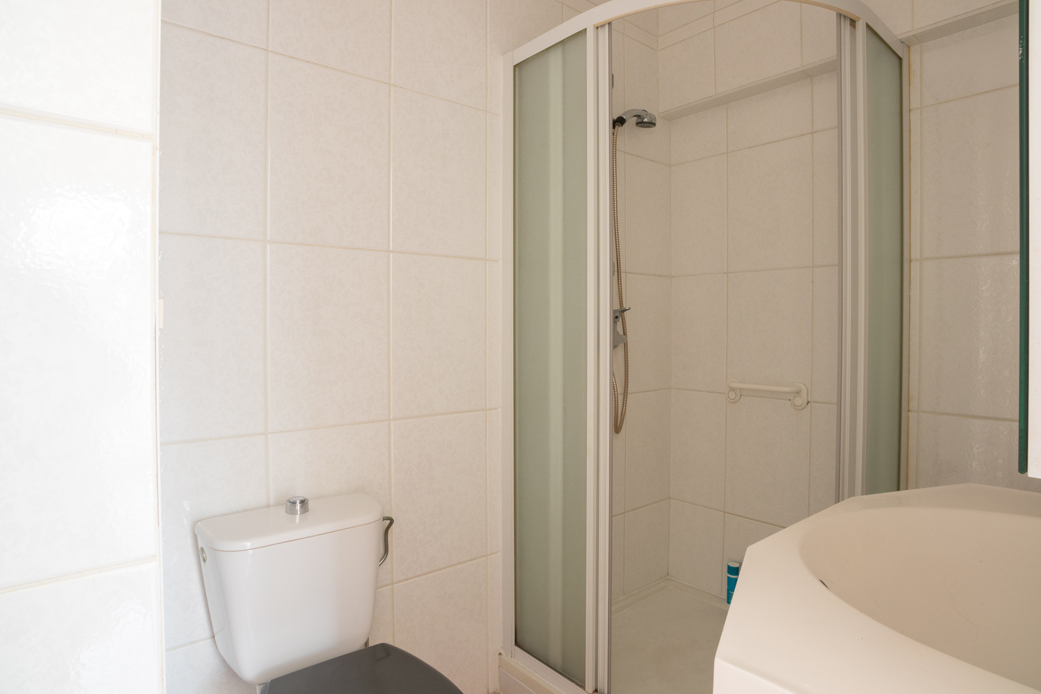 Instapklaar appartement op een zucht van strand en zeedijk 