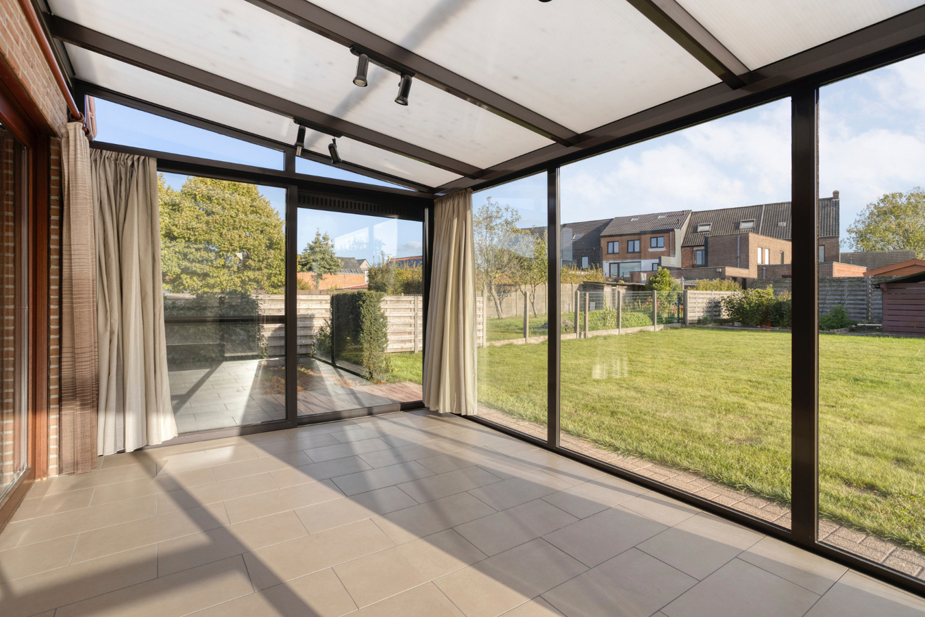Open bebouwing in een rustige en doodlopende straat | zonnig perceel 