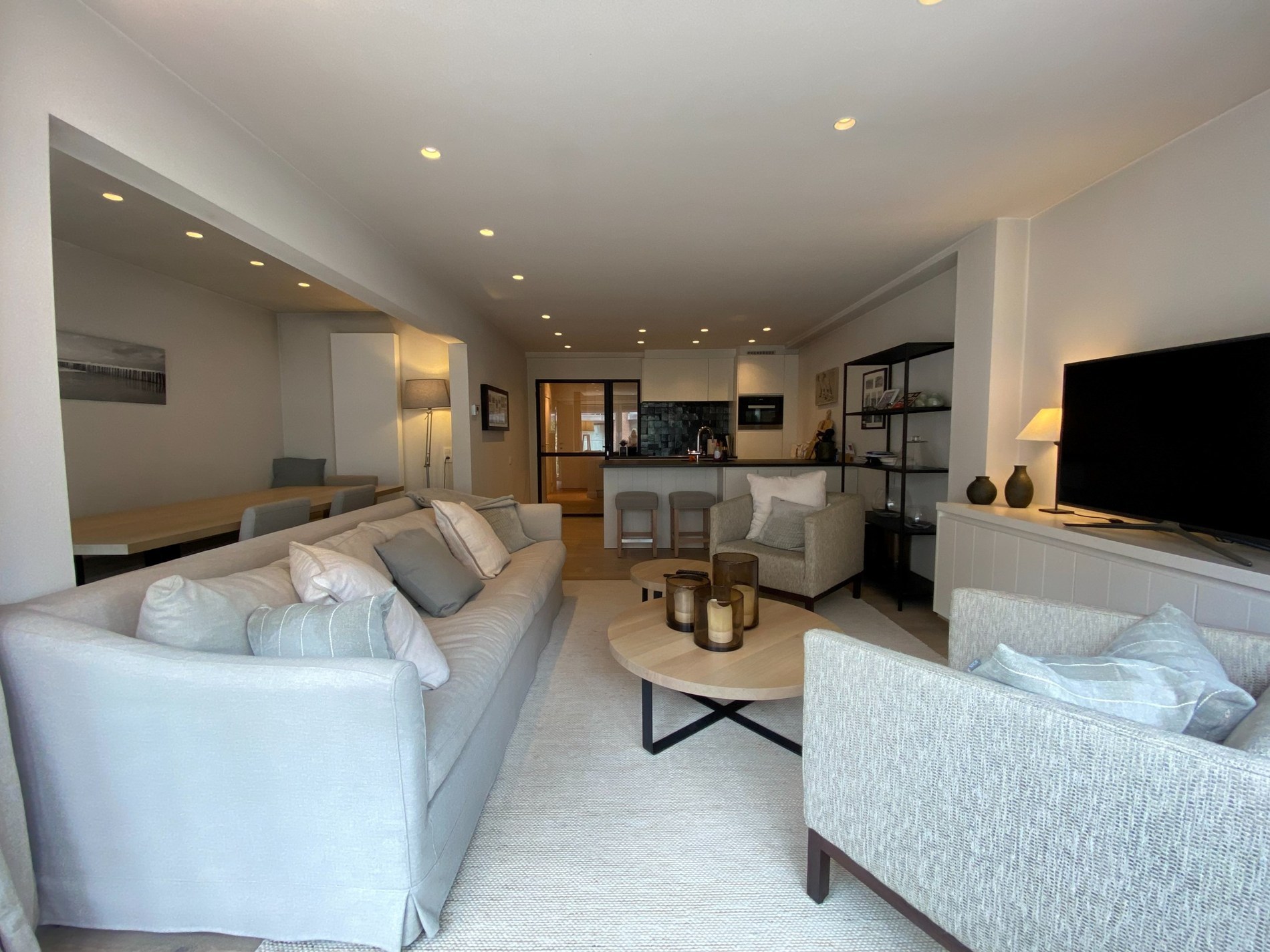 Gemeubeld - Gezellig 2 slaapkamer appartement gelegen in de Van Bunnenlaan te Knokke. 