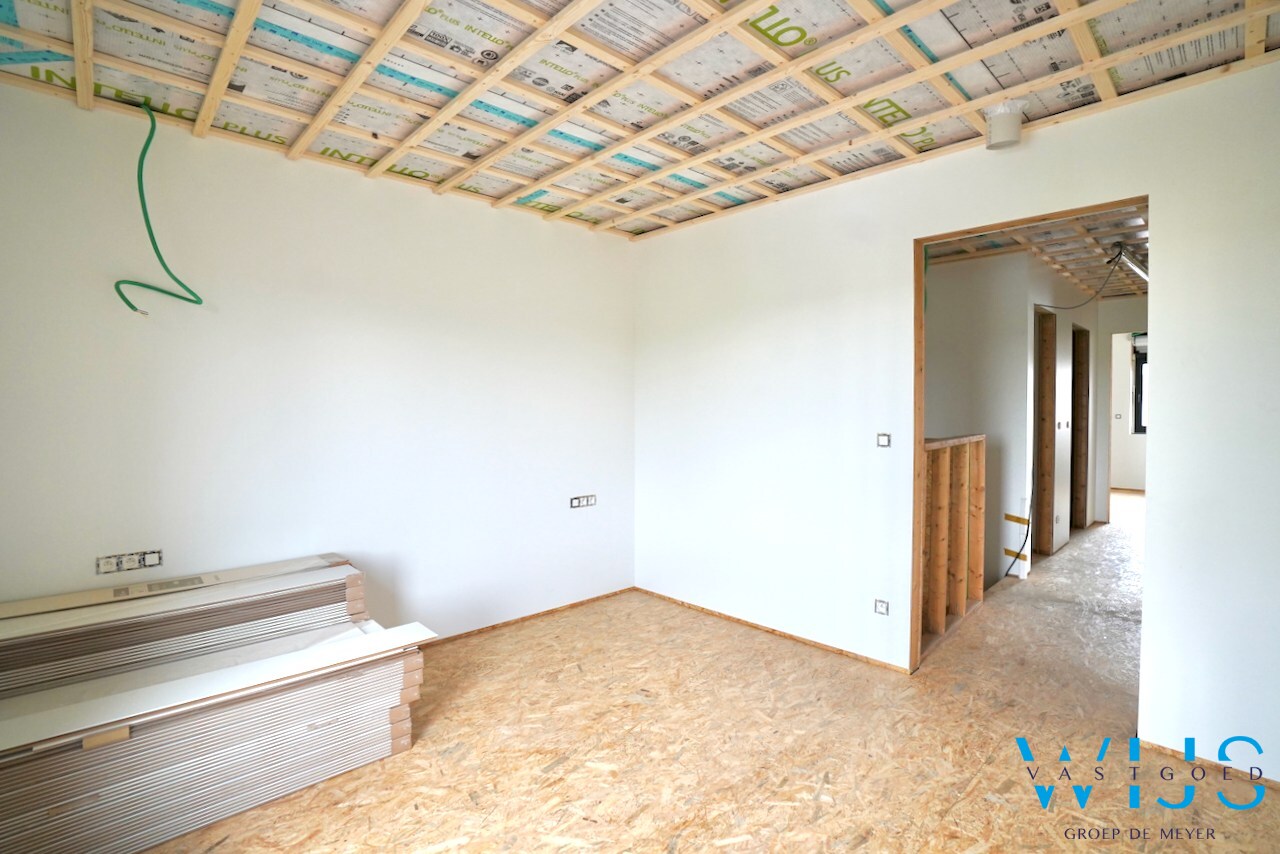 Nieuwbouw met 5 slaapkamers op een prachtig perceel te EEKLO ! 