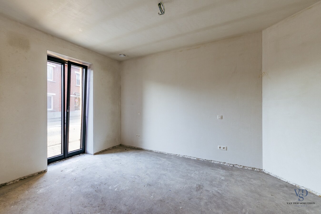 Gelijkvloerse woongelegenheid in hartje Dikkelvenne 