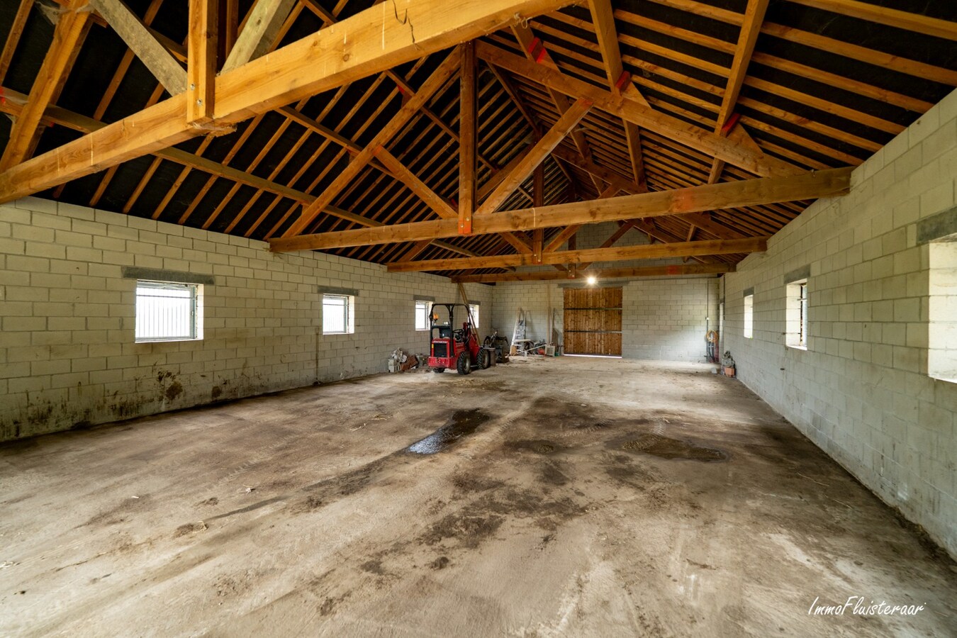 Charmante gerenoveerde woning met stalgebouw op ca. 2,6ha te Herk-de-Stad 