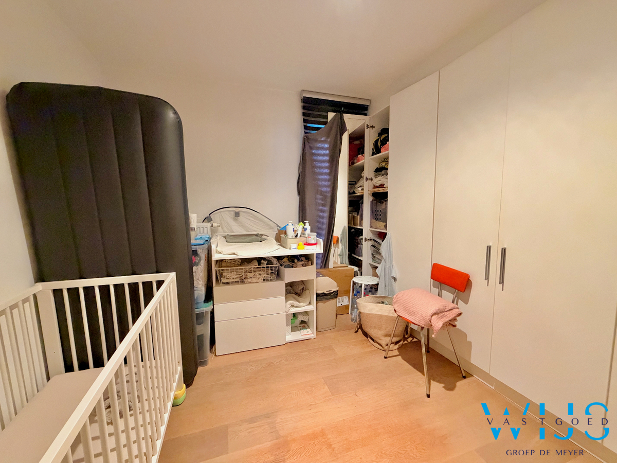 Ruim gelijkvloers appartement met tuin en 2 parkeerplaatsen in Gent! 