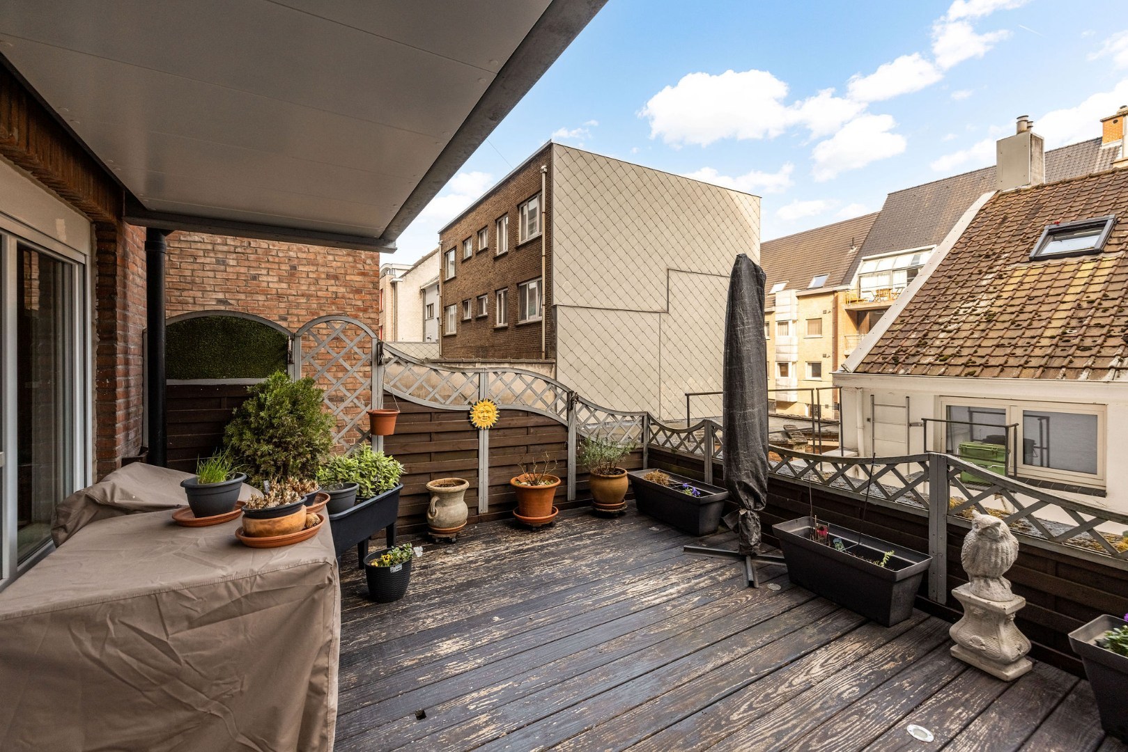 Appartement met twee slaapkamers en ruim terras 