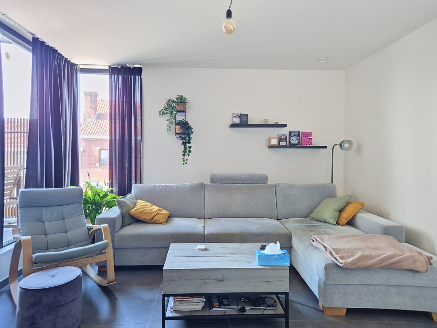 Modern appartement met 2 slaapkamer, terras en garage in Ursel 