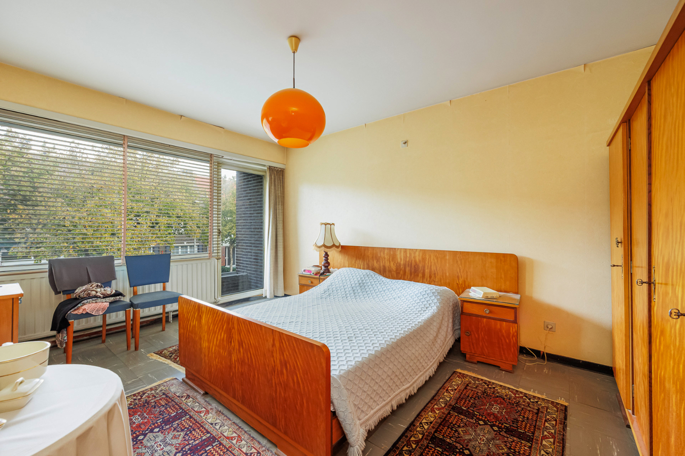 Te renoveren HOB met 3 slpk en 3 garages te Herentals! 