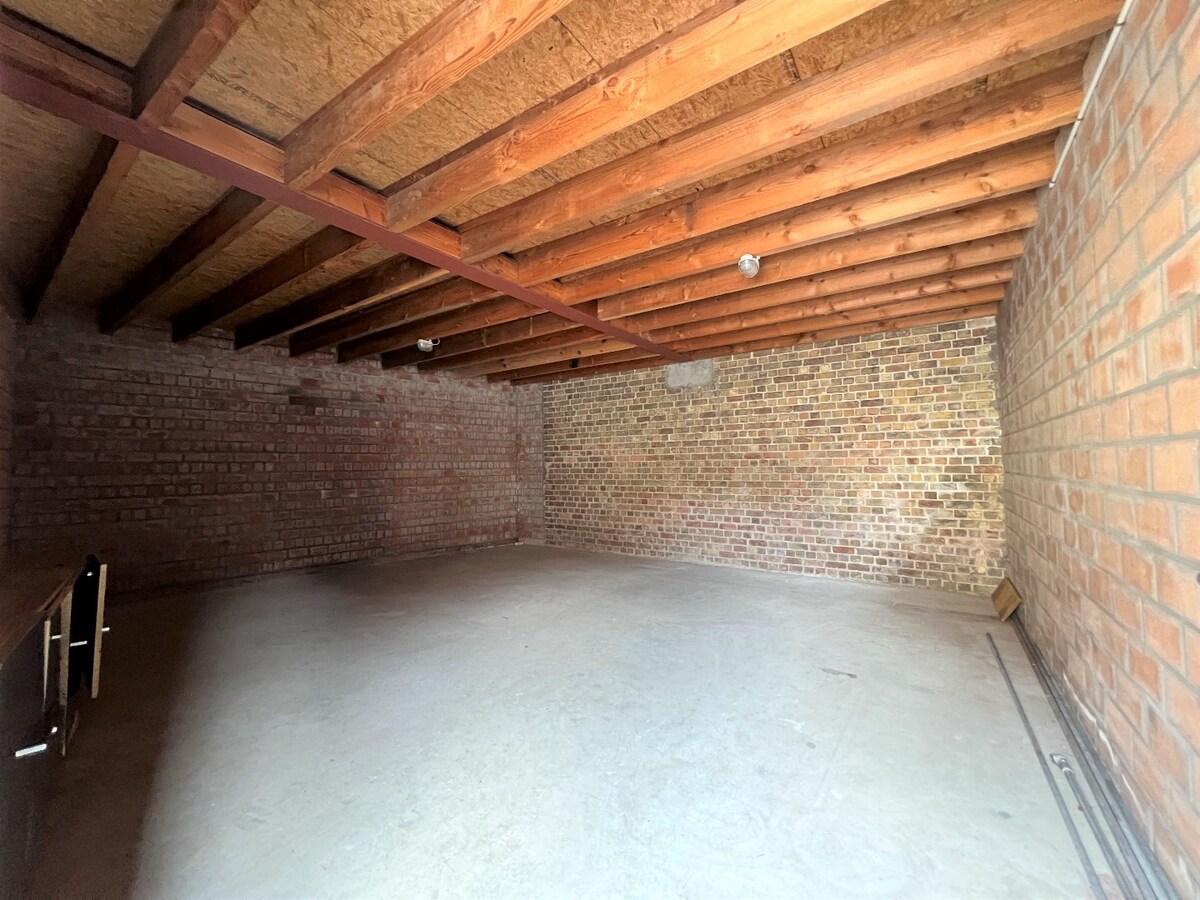 Ruime en veilige opslagruimte (35 m²) 