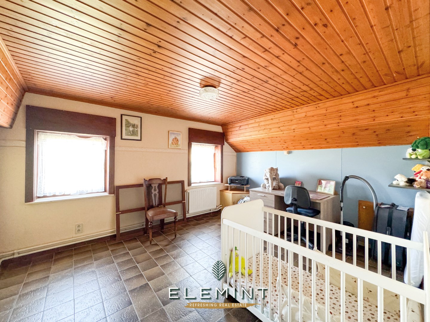 Landelijk gelegen woning met garage op 946m² 