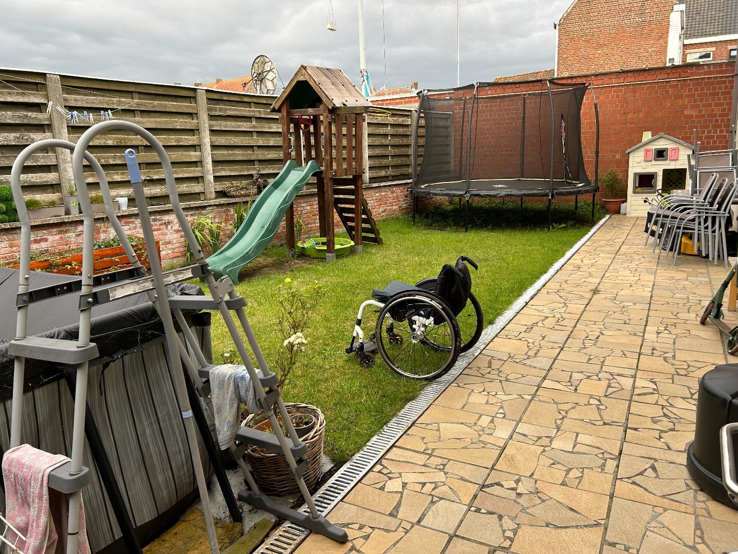 Gerenoveerde, zeer ruime woning met garage en tuin op 222 m² 