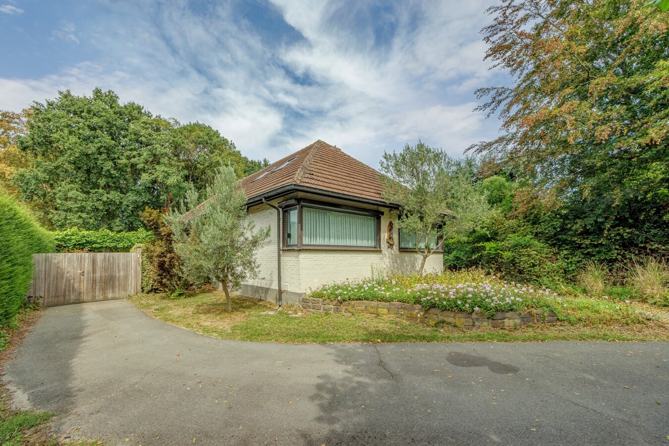 Kangoeroe/praktijk woning met 5 slaapkamers en prachtig open zicht 