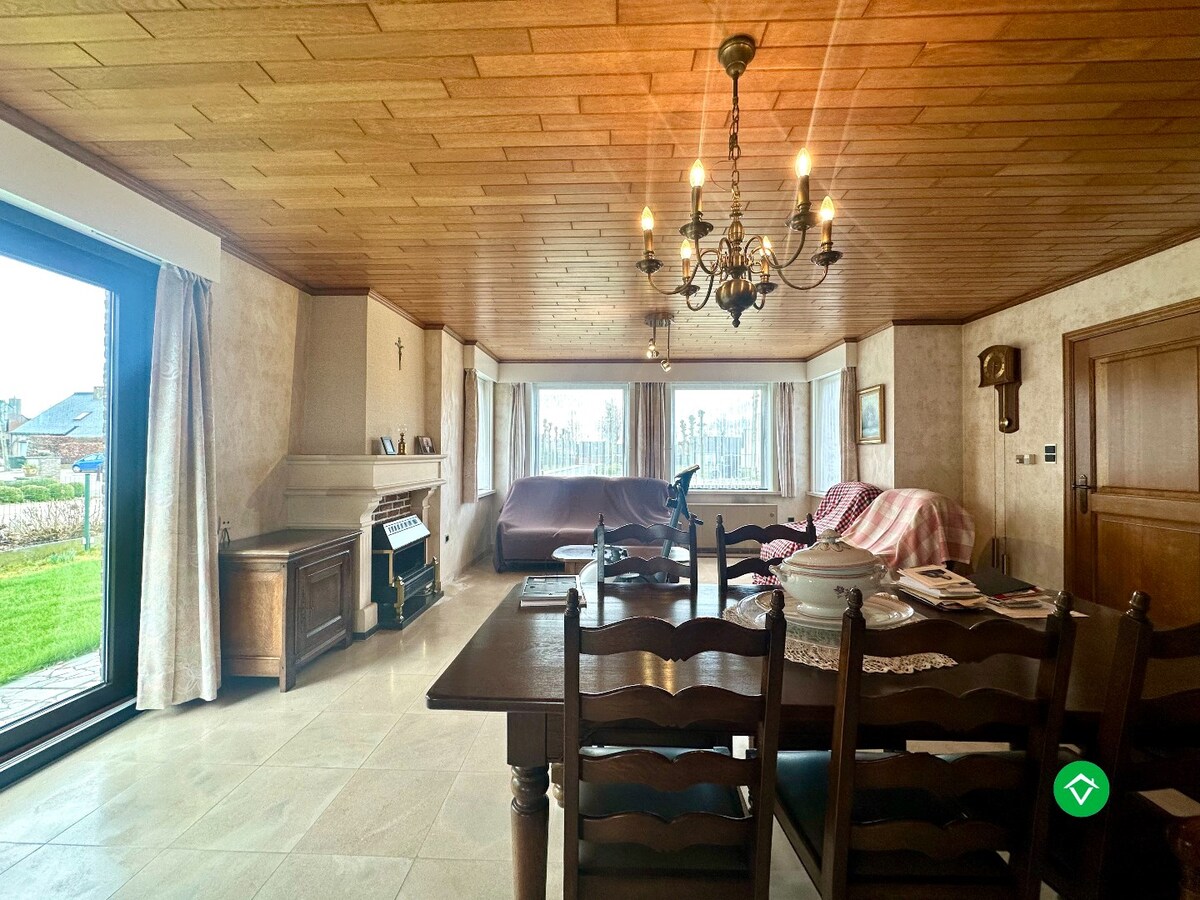 Ruime alleenstaande woning met prachtig uitzicht nabij het centrum van Koekelare 