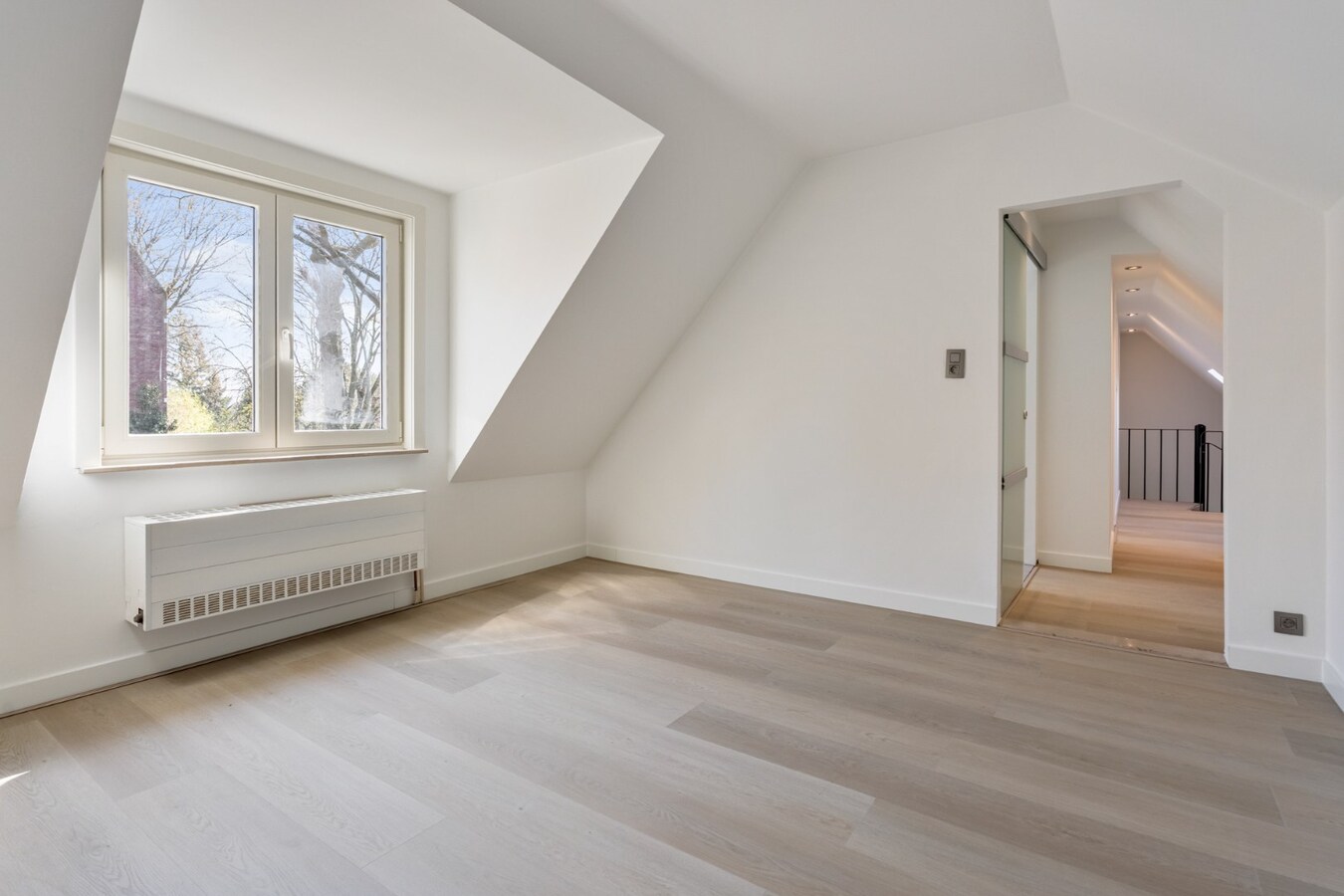 Gezellige, instapklare stadswoning in het centrum van Maaseik grenzend aan de groene wal! 