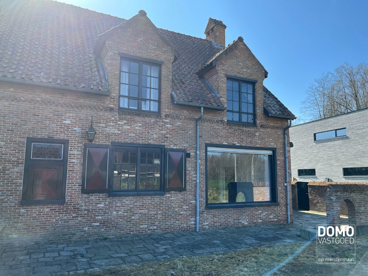 RUIME WONING MET 4 SLAAPKAMERS OP RUSTIGE LOCATIE IN DORNE (MAASEIK) 