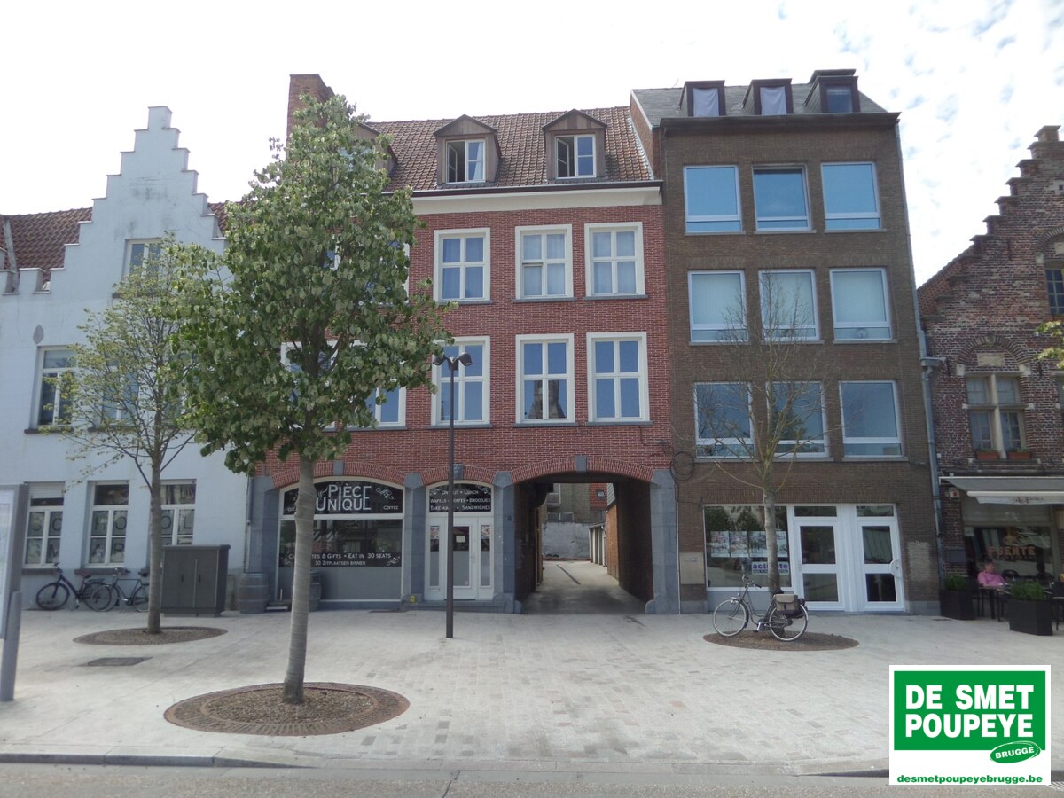 Zeer ruime garagebox 