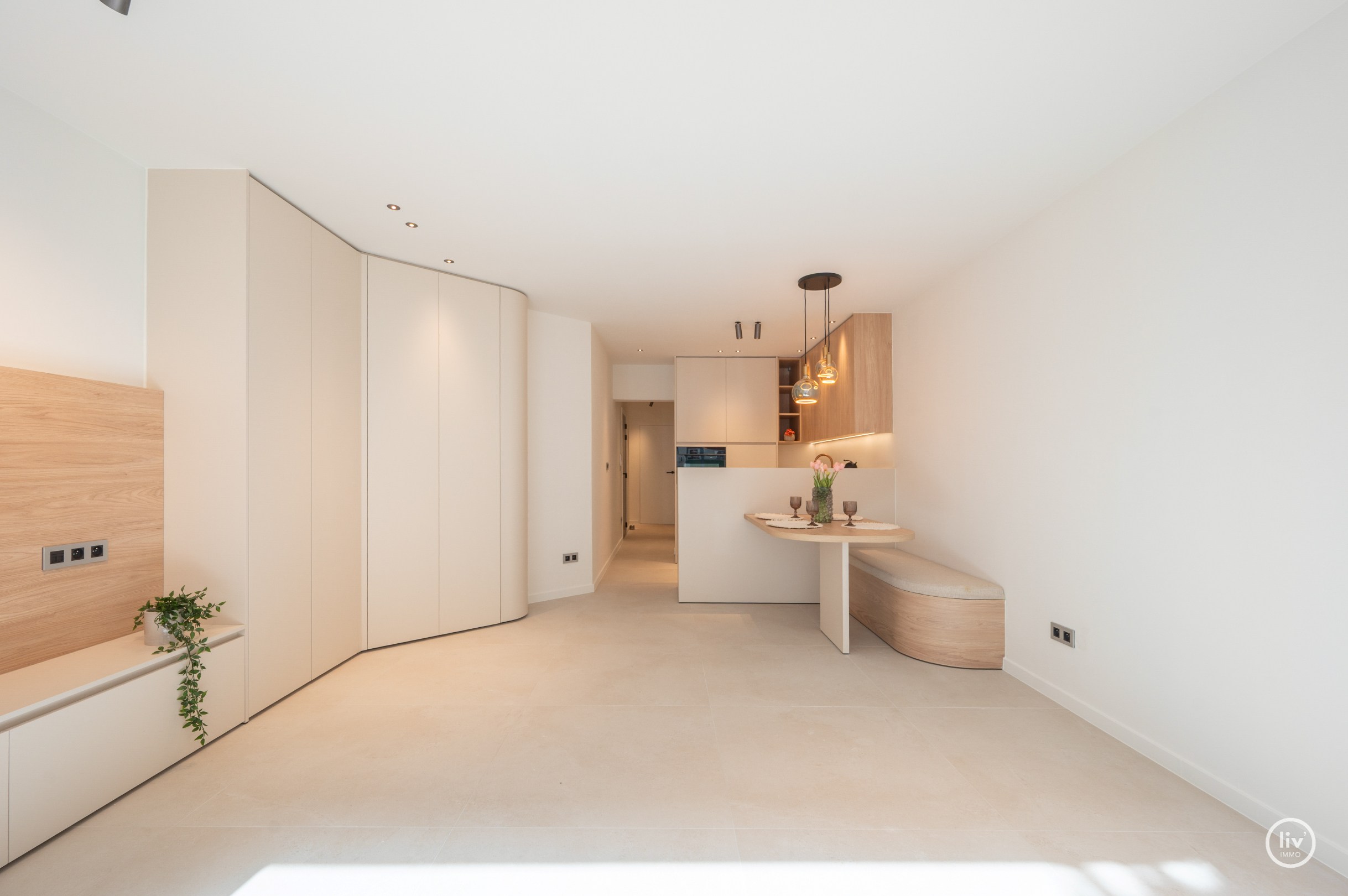 Gerenoveerd gelijkvloersappartement met koer in het Centrum van Knokke 