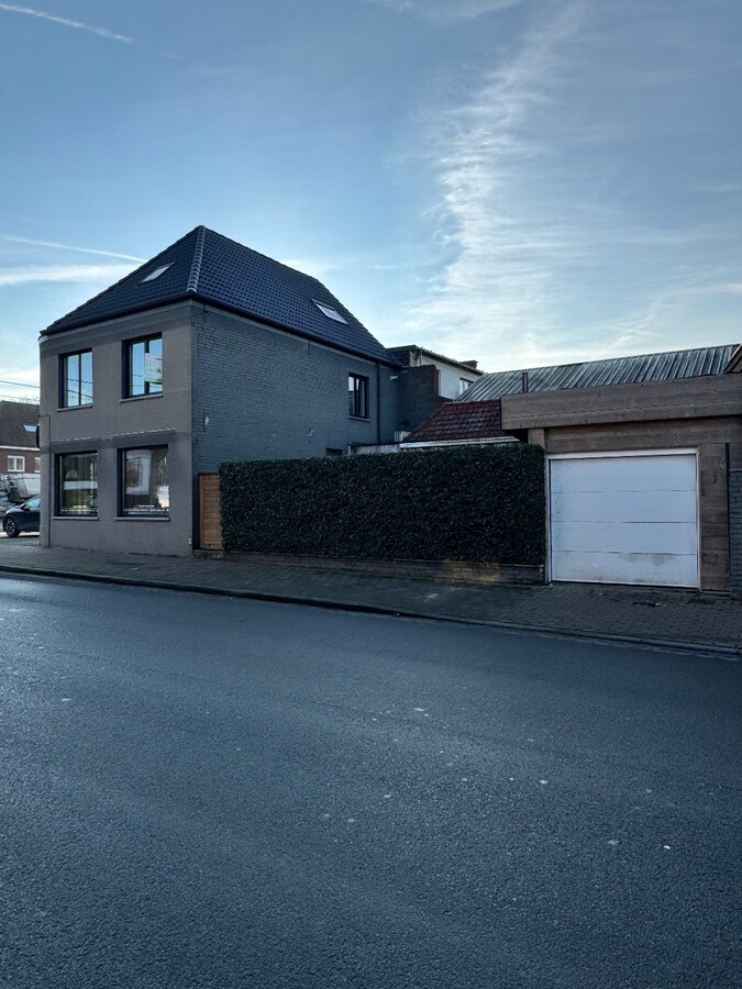 Appartement met 4 slaapkamers en garage te Kortemark 