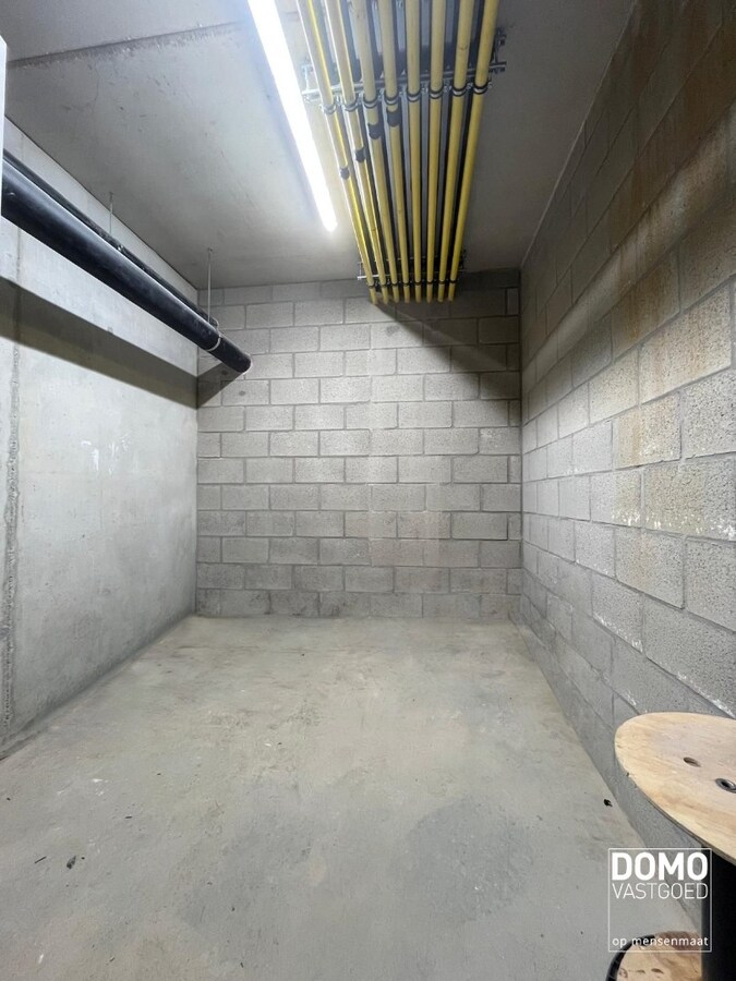 NIEUWBOUW 2 SLAAPKAMER APPARTEMENT MET TERRAS, AUTOSTANDPLAATS EN KELDERBERGING TE KERMT 