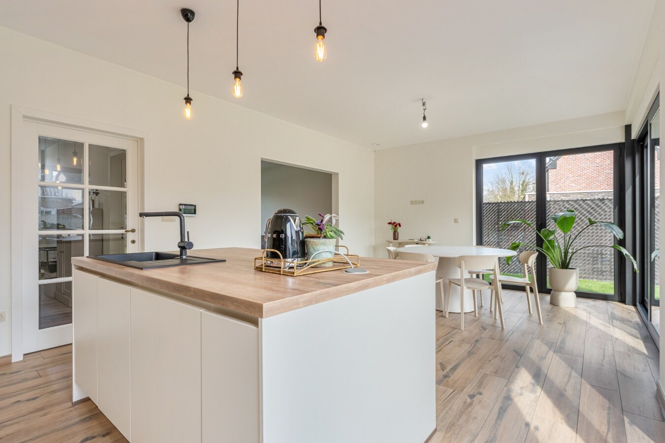 UNIEK VASTGOEDAANBOD! Kwaliteitsvolle pastorijwoning met duurzame technieken en uitzonderlijk wooncomfort 