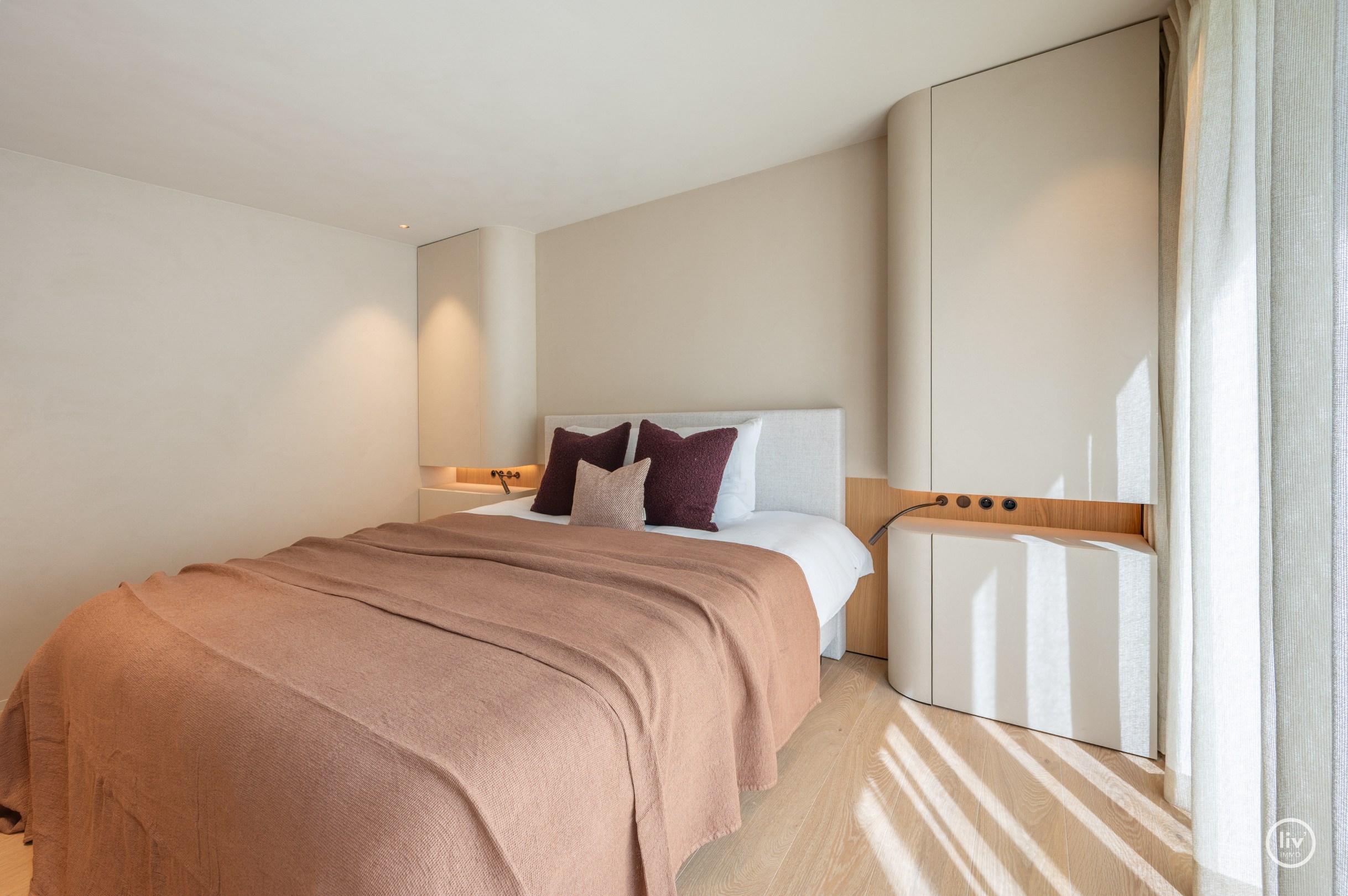 Luxe, comfort kortom een prachtig gerenoveerde woning in hartje Knokke. 