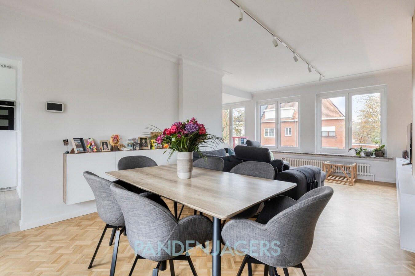 Stijlvol gerenoveerde woning in rustige buurt van Kontich-Kazerne 