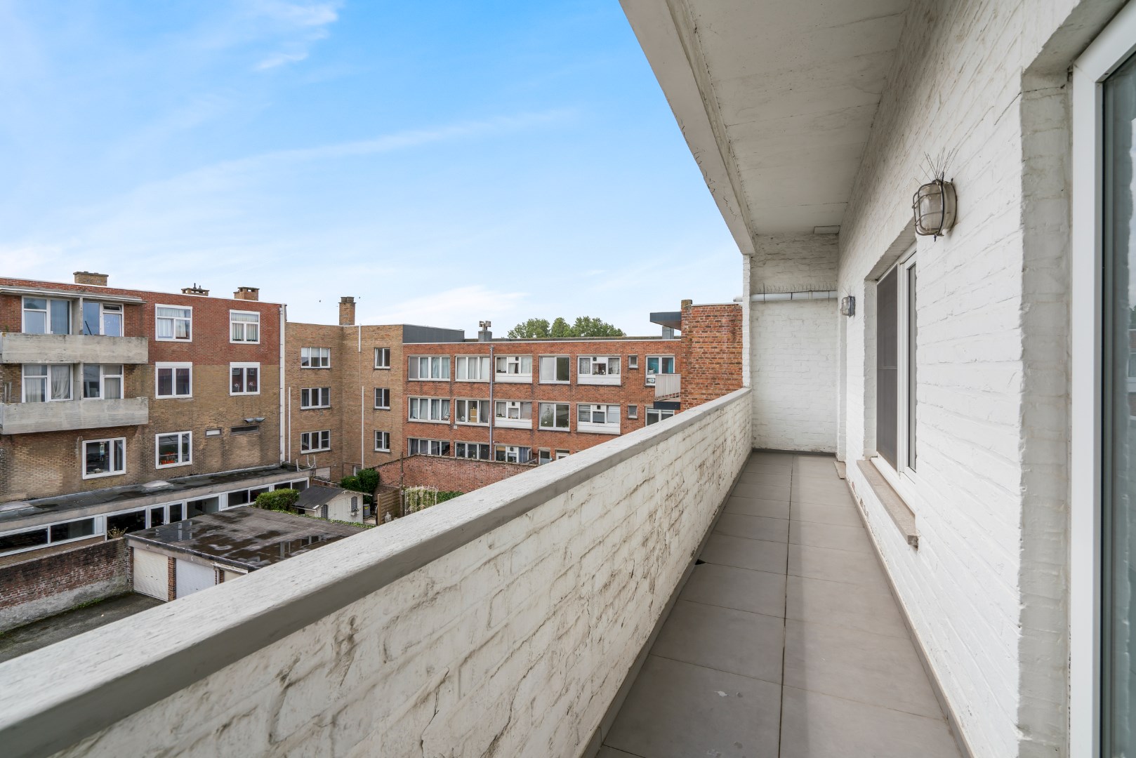 Bemeubeld appartement met 2 slaapkamers en garagebox 