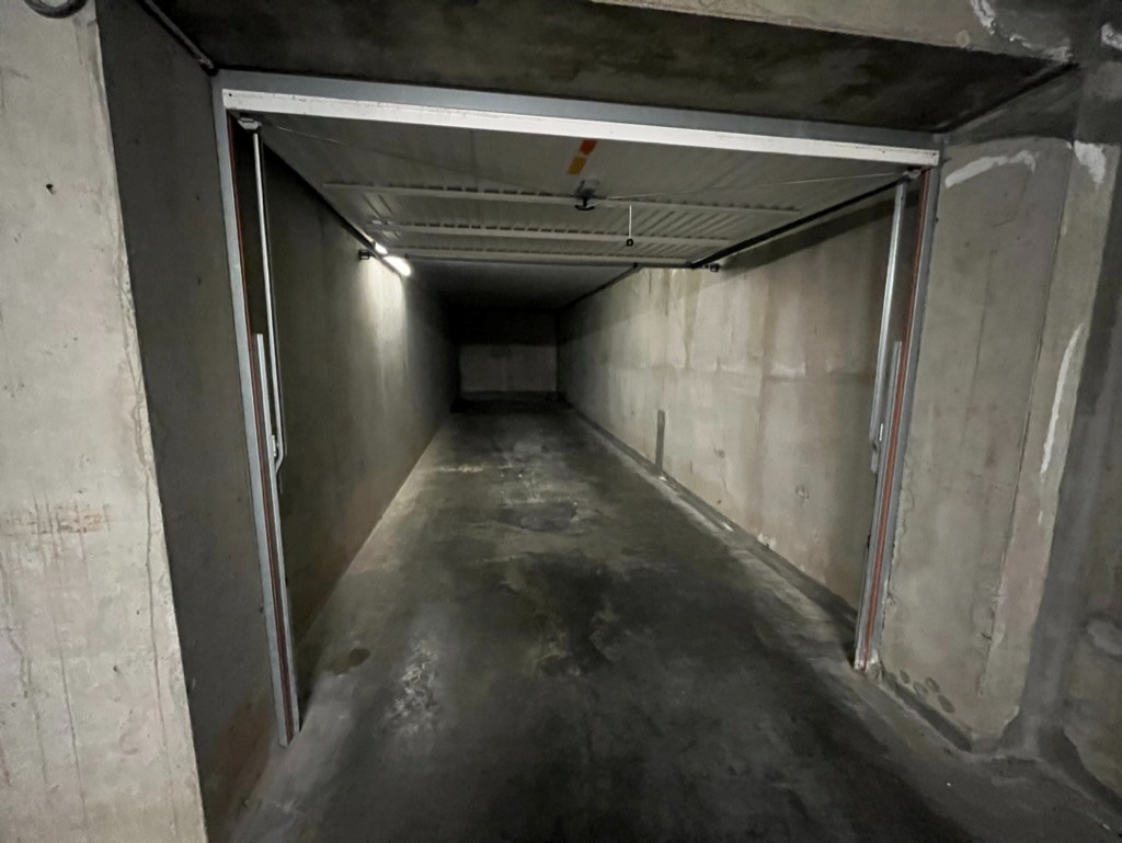 Dubbele garagebox gelegen te Kopsdreef op wandelafstand van de Lippenslaan: 