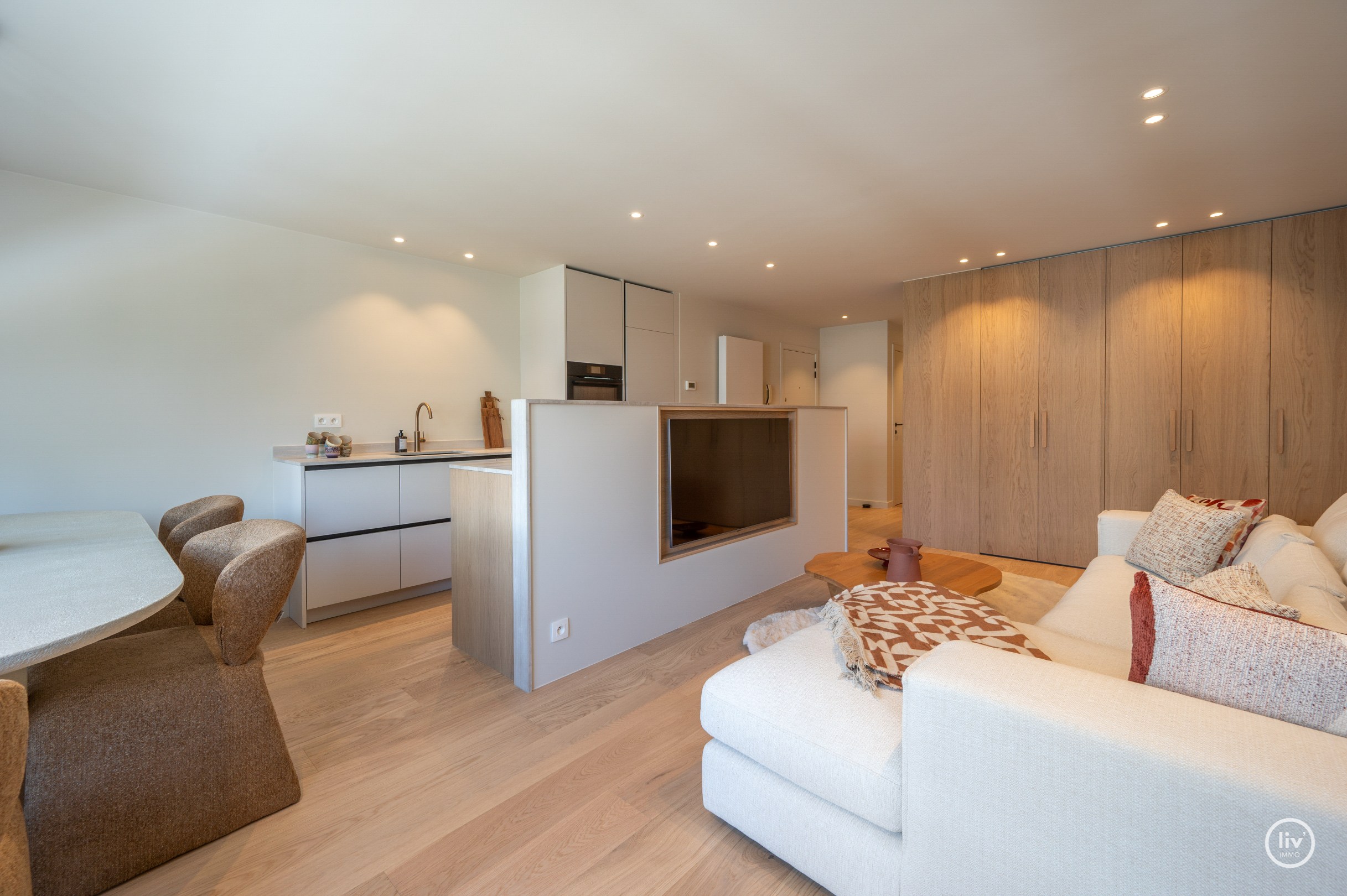 Bel appartement rénové de 3 chambres dans un emplacement de premier choix dans la rue Mosselman à Knokke. 
