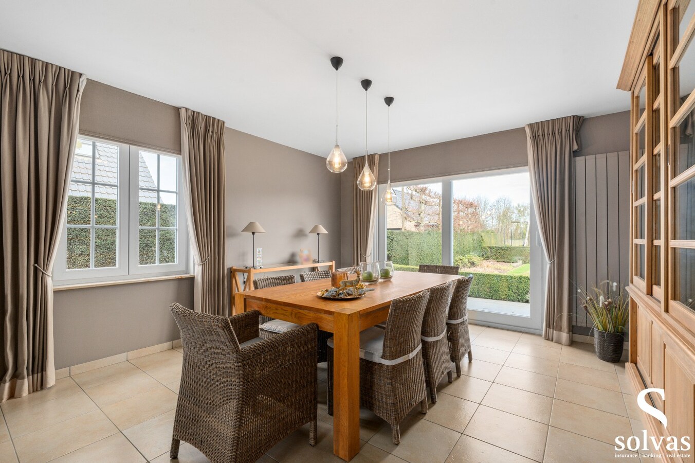 Prachtige open bebouwing met 4 slaapkamers in Poesele, bouwjaar 2000, op 1070m² perceeloppervlakte, 270m² bewoonbare oppervlakte 