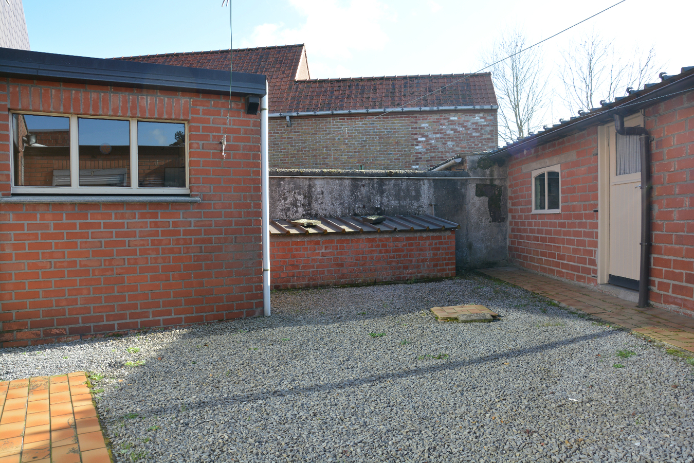 Half-open woning met 4 slaapkamers op unieke ligging 