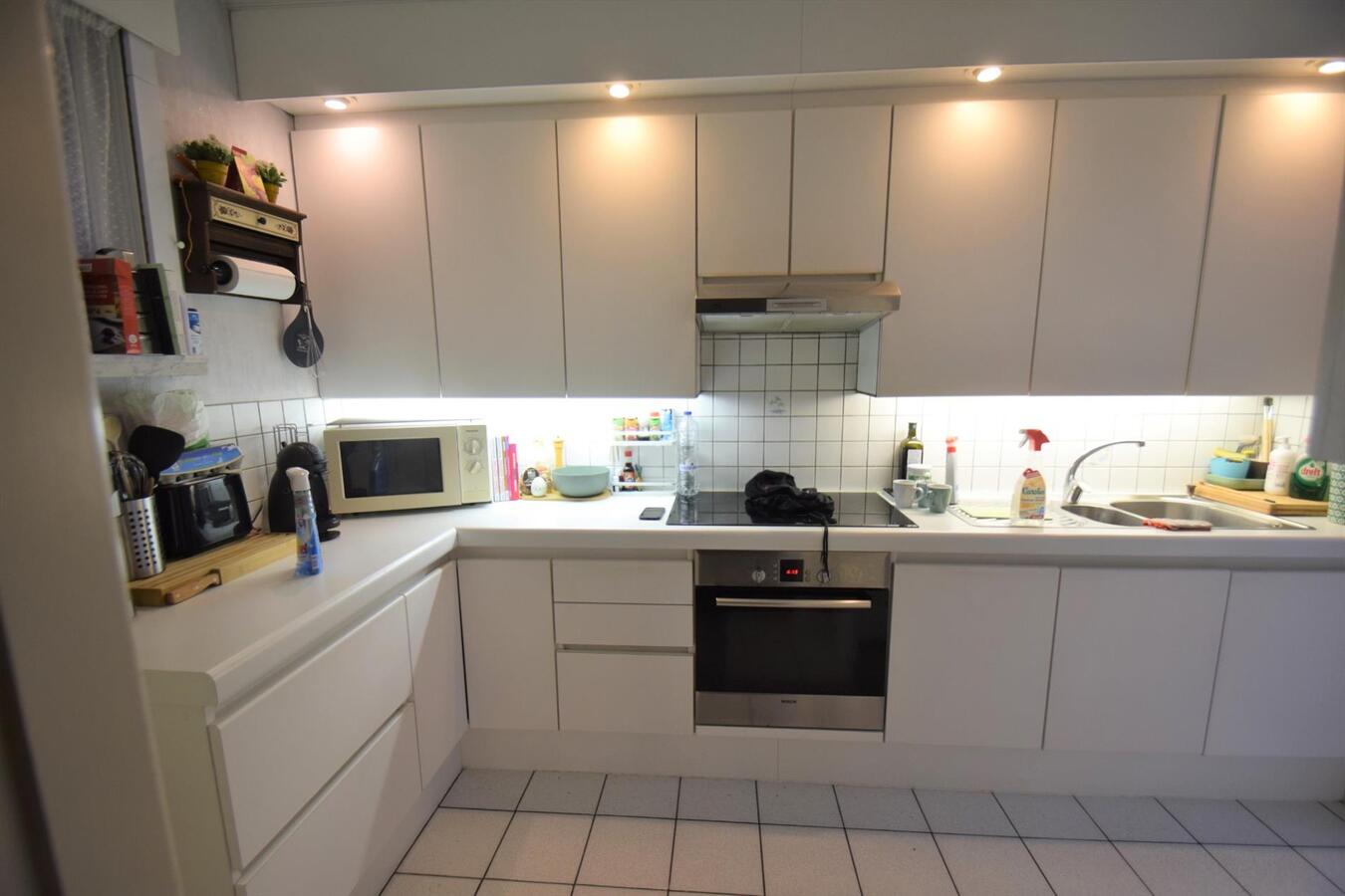 Ruime halfopen 3-slaapkamer-woning met garage en tuin 