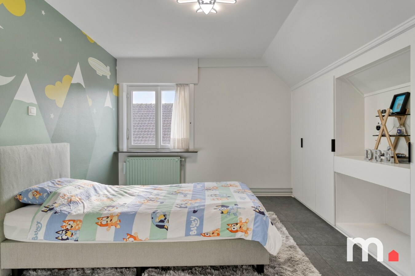 Unieke Villa te Roeselare met Zwembad en 5 slaapkamers op 987m² ! 