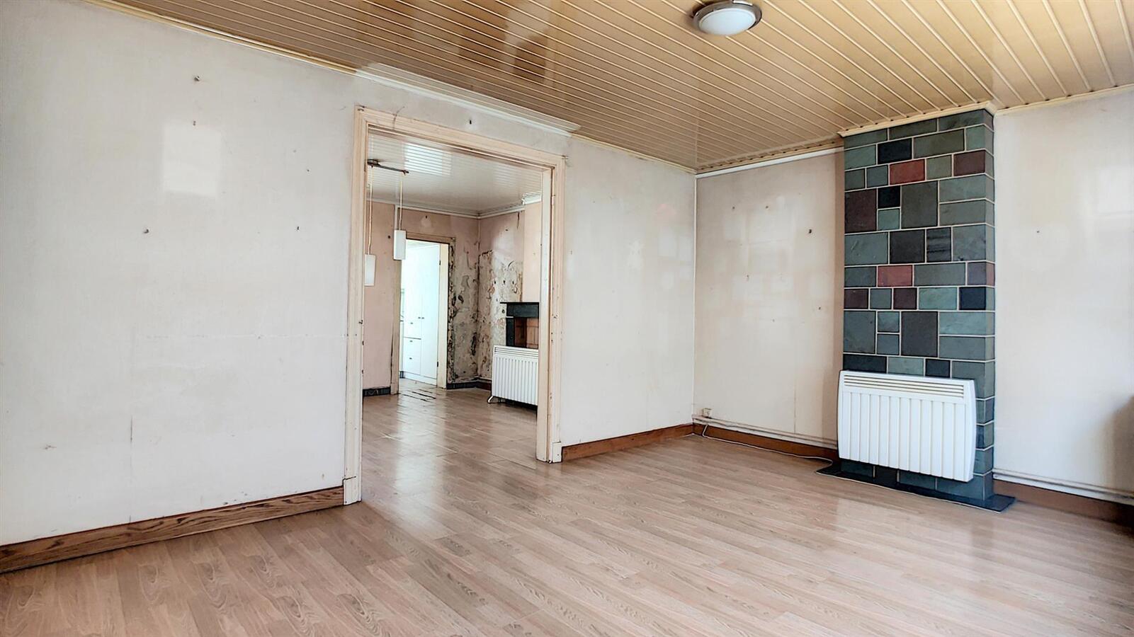 Volledig te renoveren woning met aangename tuin - Heist 