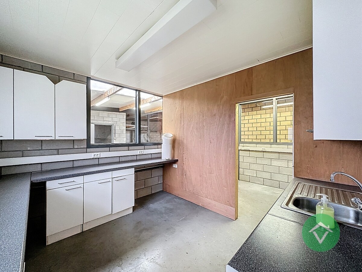 Handelspand met woonst op topligging in Gistel 