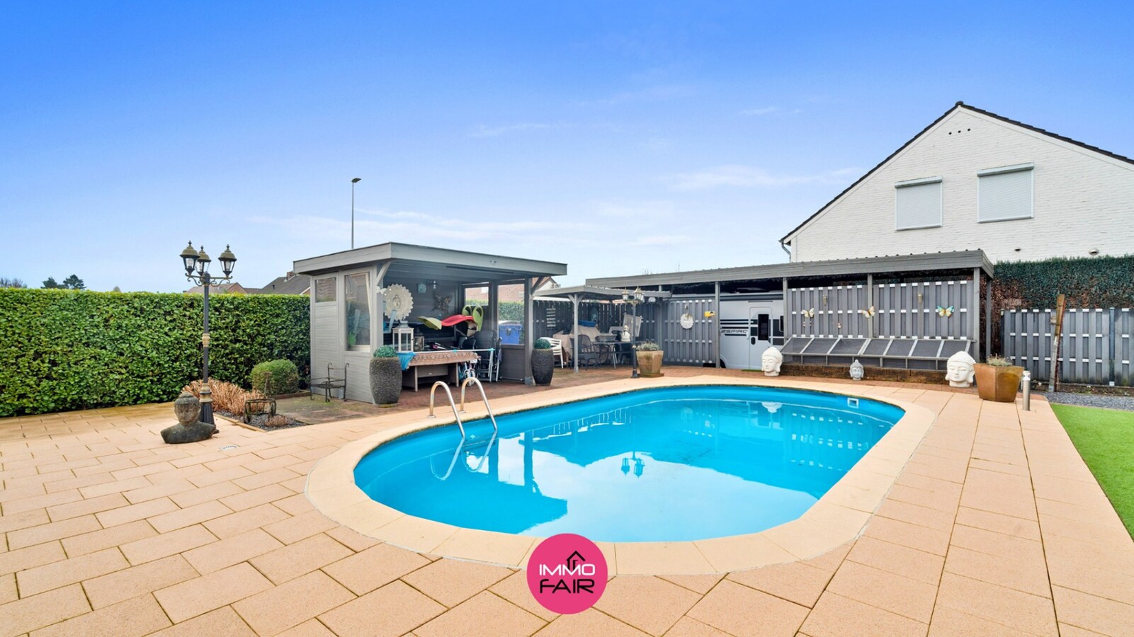 Royale gezinswoning op perceel van 829 m² op 5 minuten van Maastricht! 