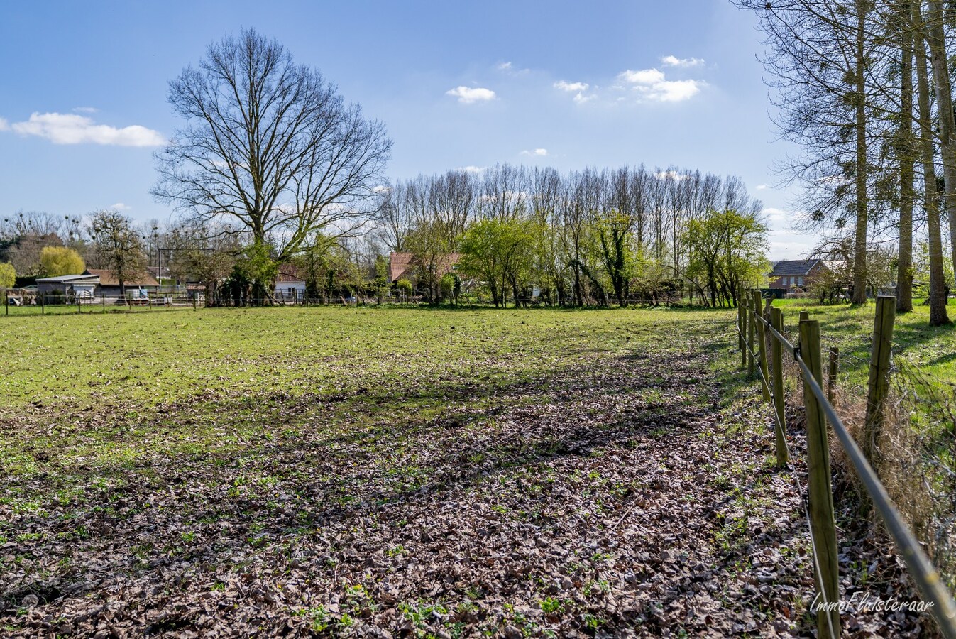 Charmante boerderij met piste en weides op ca. 59 are te Hoeselt 