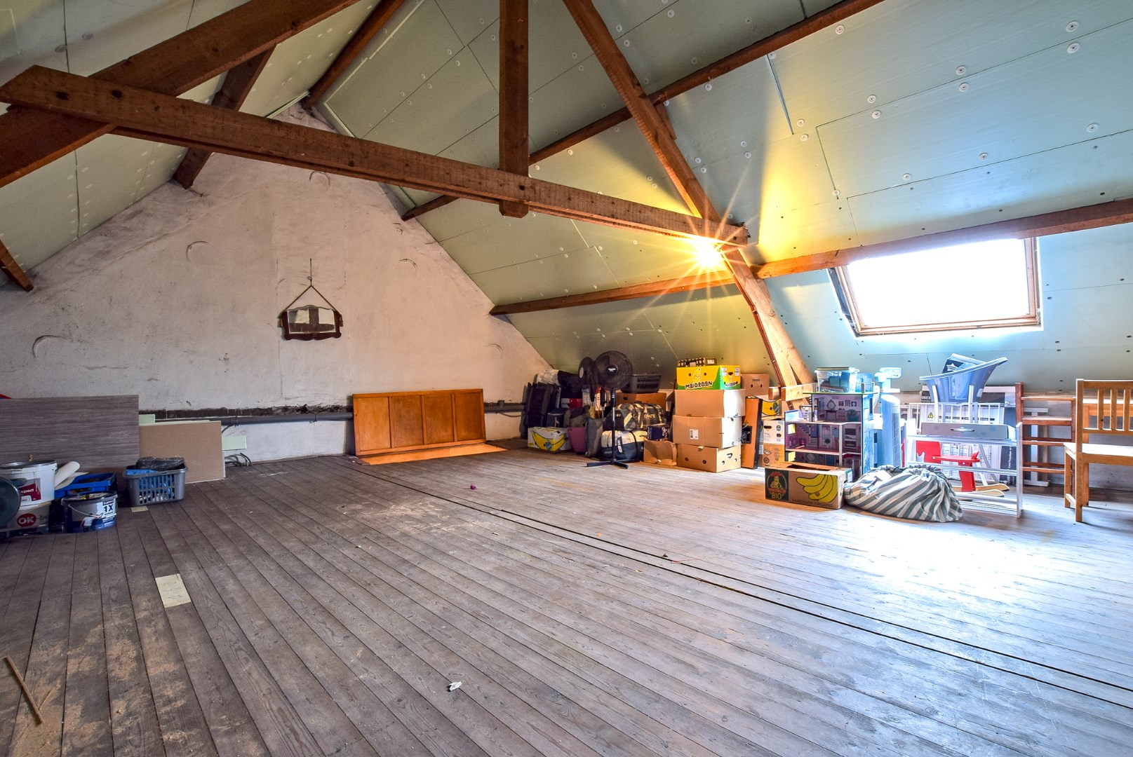 Ruime gezinswoning met garage te Pervijze op 518 m² met prachtige verzichten. 