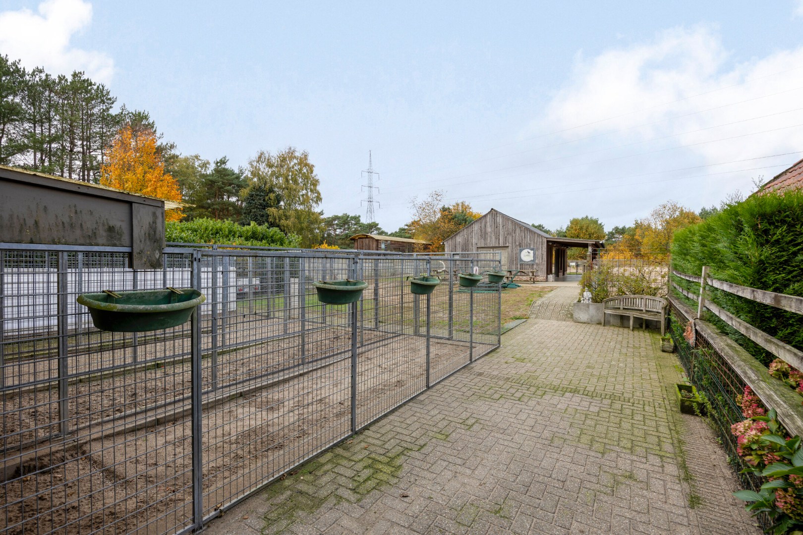 Ruime instapklare woning met 4 slpk. op perceel van 61a 2ca in Mol 