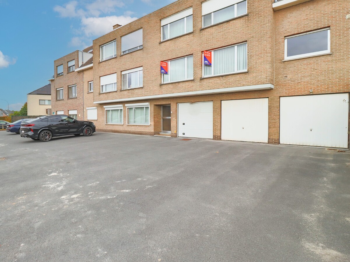 Ruim appartement met 3 slaapkamer en garage in Heule te koop! 