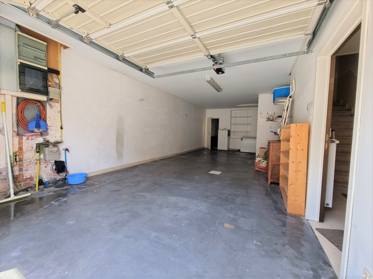 Centraal gelegen woning met grote garage en atelier - Zeebrugge 