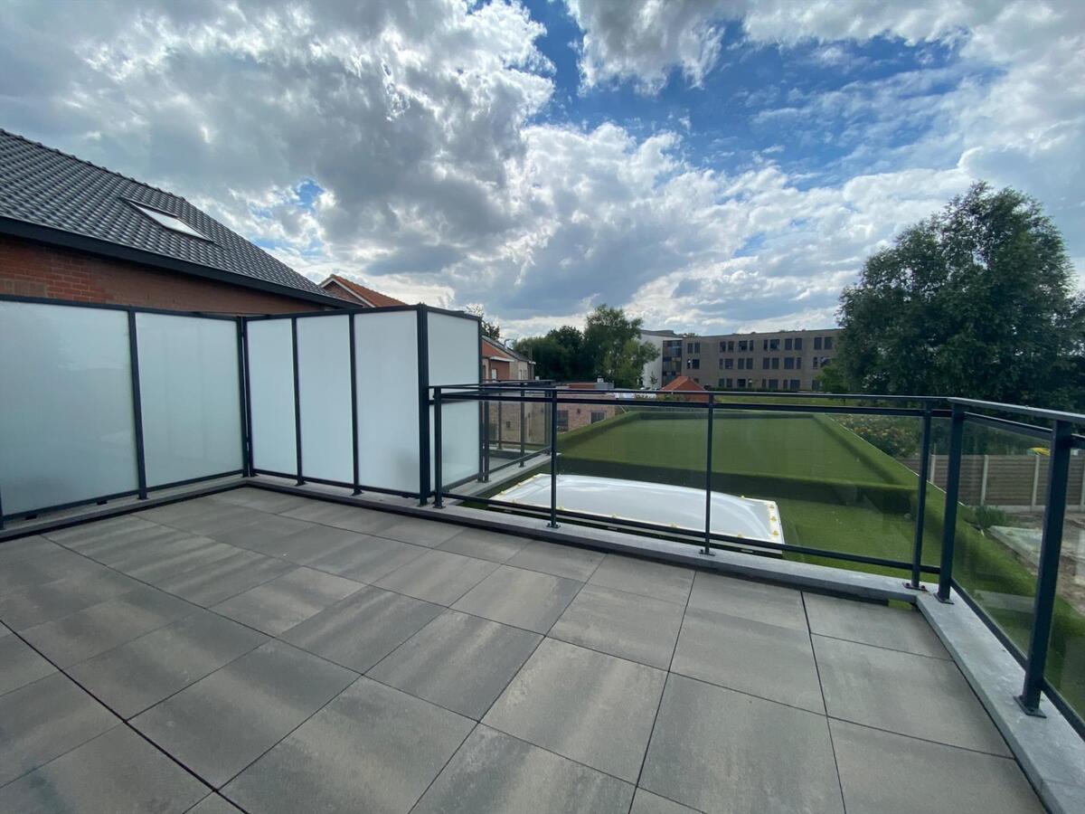 Uiterst ruim, energiezuinig appartement met groot terras 