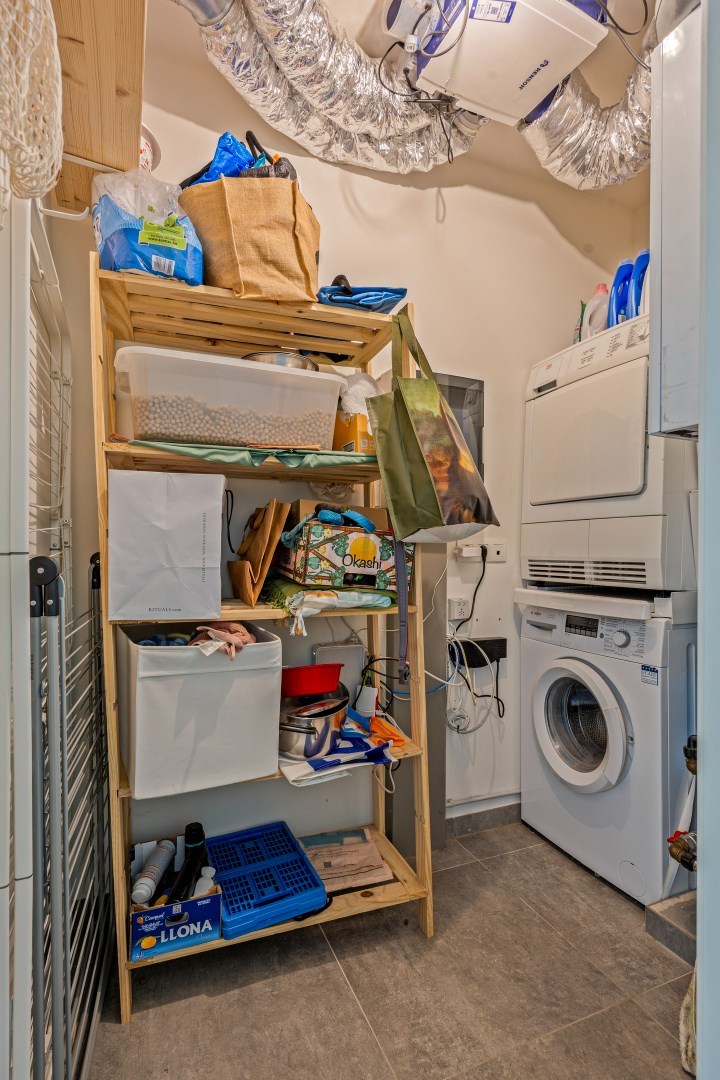 Ruim appartement met 2 slaapkamers en tuin + autostaanplaats vlakbij autostrade - EPC 68 kWh/m² 