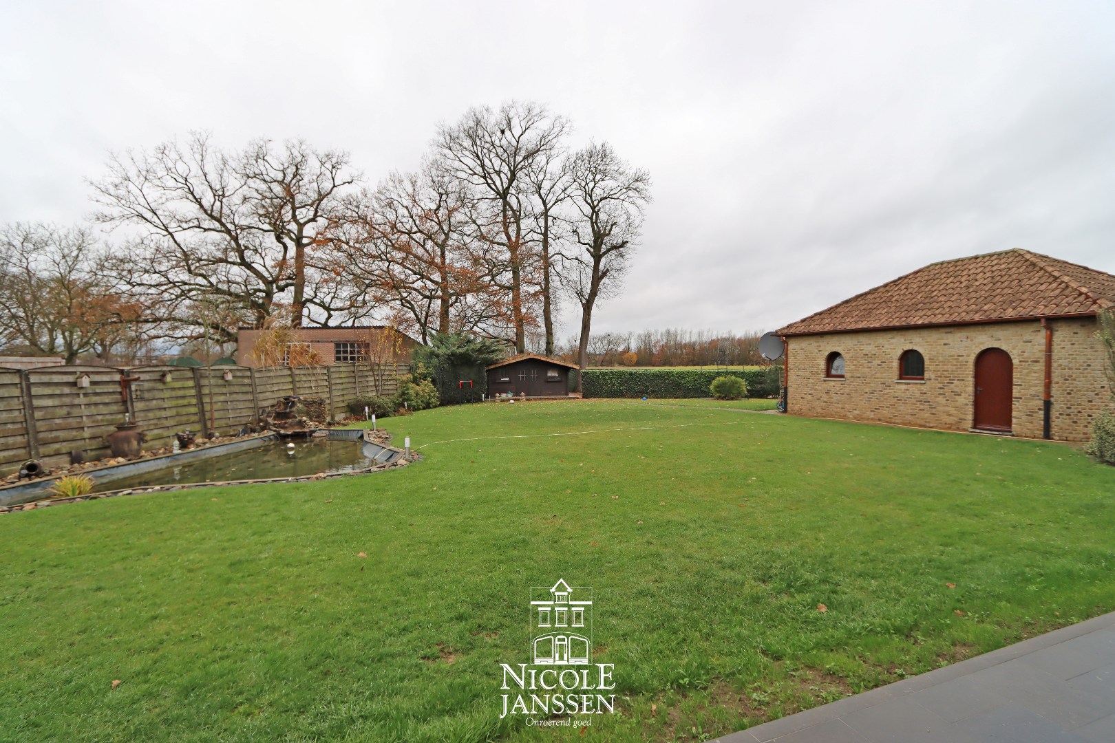 Mooi aangelegd vijvertje 