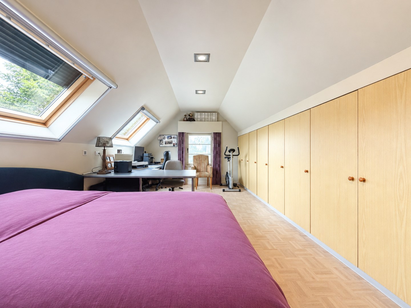 Ruime villa met prachtige tuin en hoogwaardige afwerking, perceel van 1891 m², rustig gelegen te Torhout 
